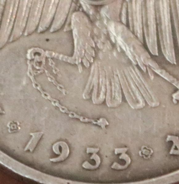 Silbermedaille 1933, auf Hitler und die Machtergreifung. Büste Hitler l./ Adler mit Hakenkreuz auf Brust, "Im Jahre deutscher Schicksalswende".